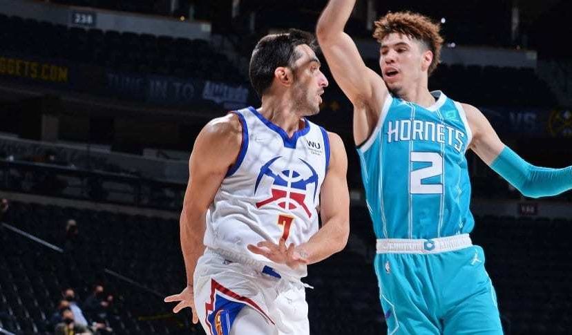 Campazzo le "pintó" la cara a Ball.