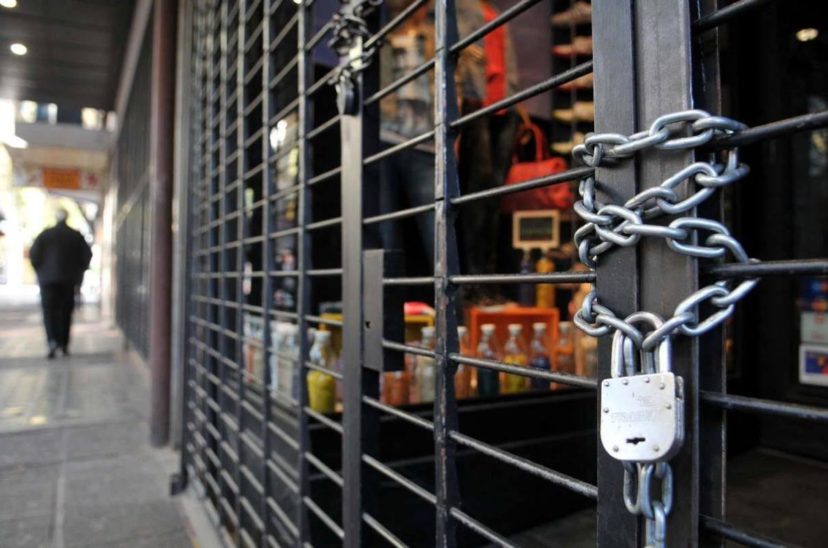 Restricciones locales cerrados