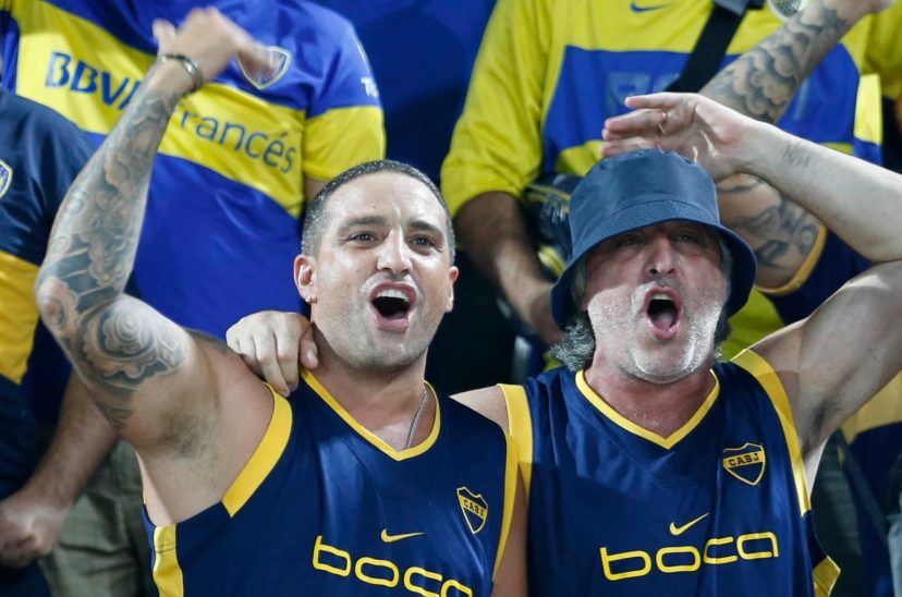 Rafael Di Zeo y Mauro Martín en la cancha de Boca.