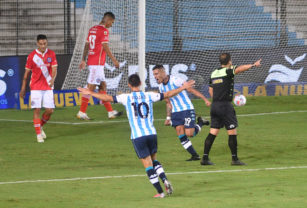 Racing celebró el gol.
