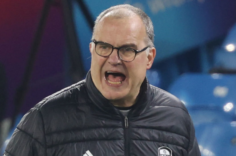 Marcelo Bielsa, otro que le bajo el pulgar a la nueva competencia.