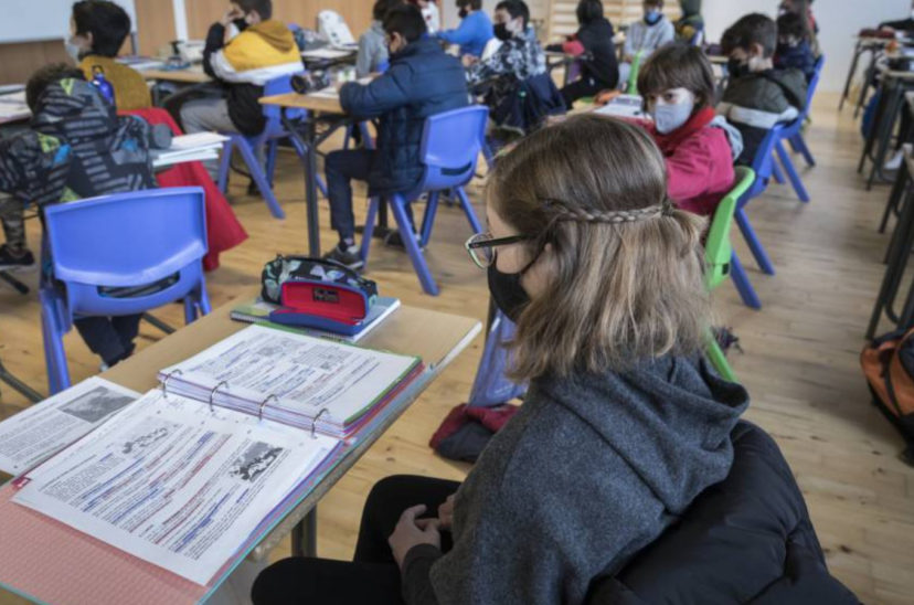 Fuerte debate por la presencialidad en los colegios.