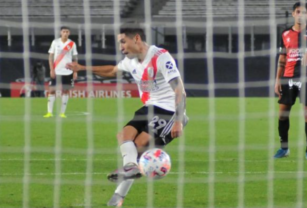 El lateral de River liquidó el partido contra Colón.