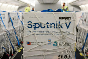 Llegan más Sputnik V desde Moscú.
