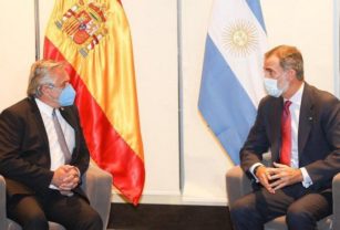 Alberto Fernández Gira Europa Rey España
