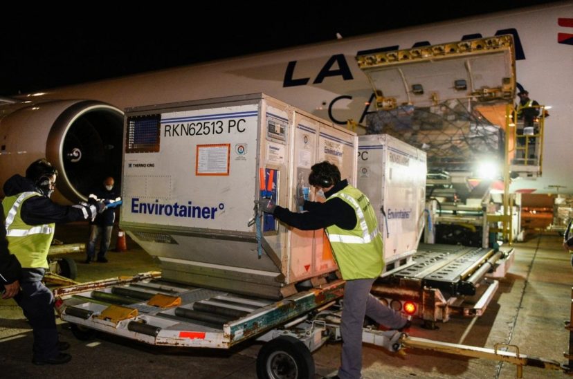 LATAM Vuelo Vacunas Dosis