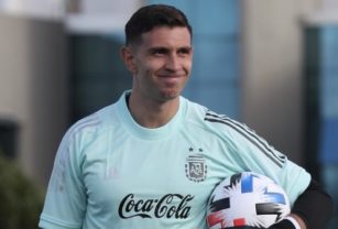 Emiliano Dibu Martínez