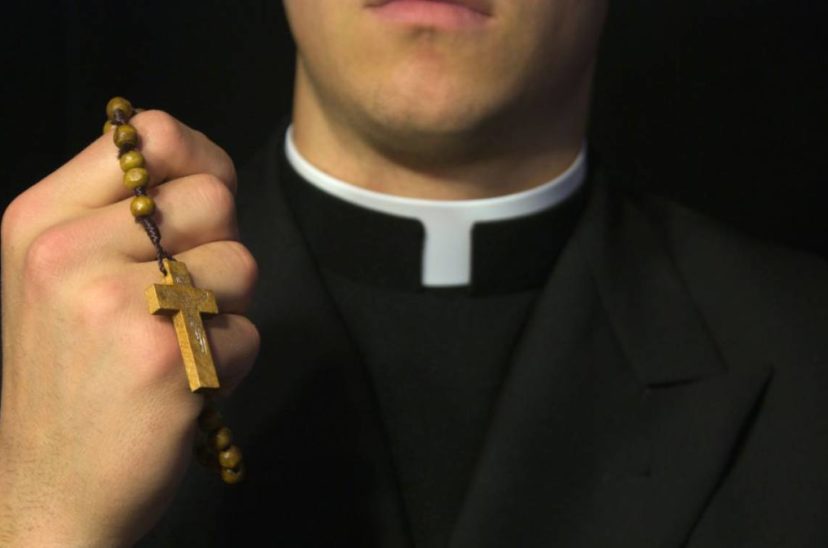 sacerdote grindr