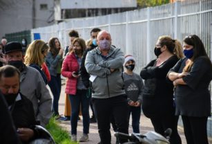Fila votación