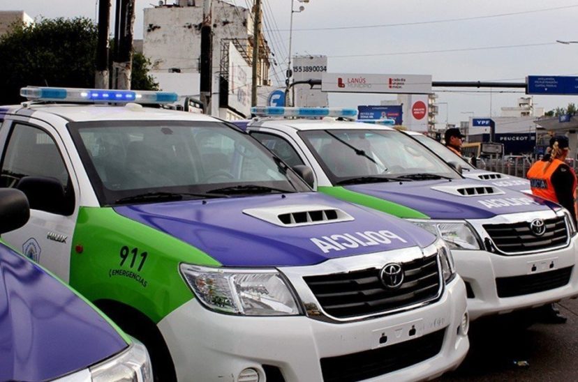 policia lanus arma