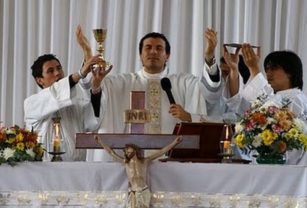 Sacerdote Fabián Barrera
