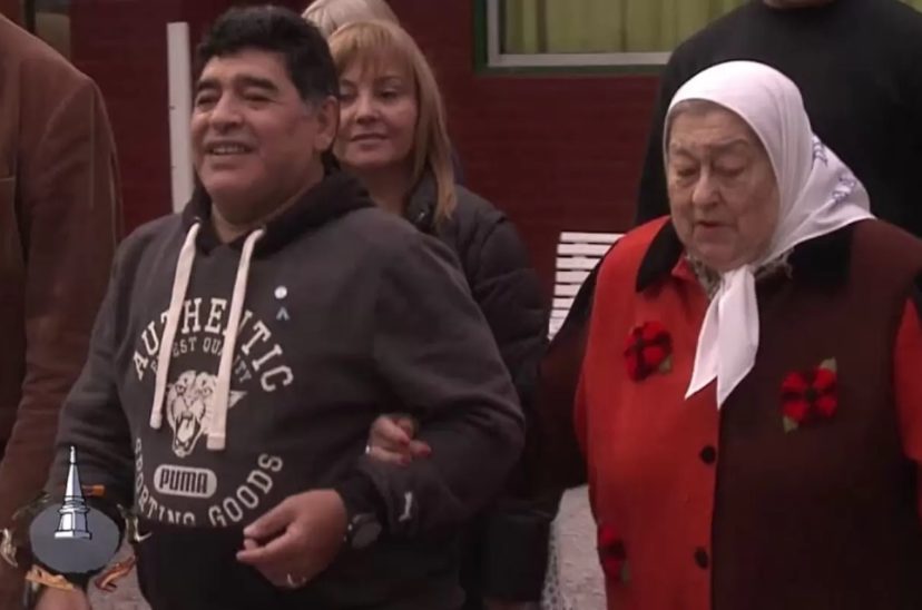 Maradona hebe madres de plaza de mayo