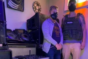 DJ