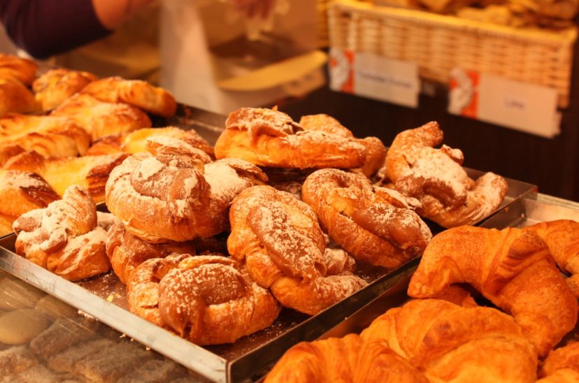 pan medialunas facturas panaderia