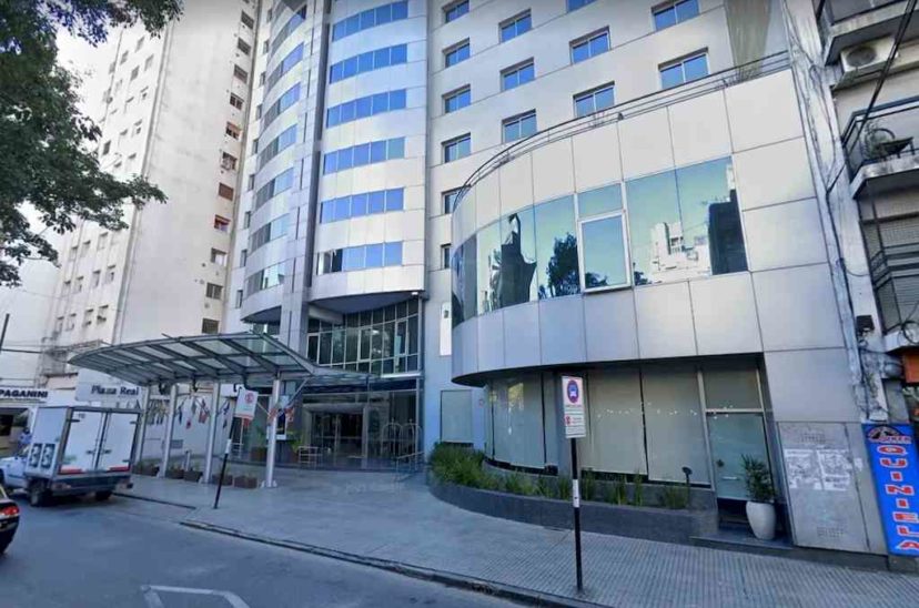 Encontraron a una mujer muerta en el jacuzzi del Hotel Plaza Real