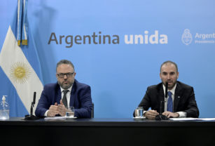 Kulfas Guzmán dólares