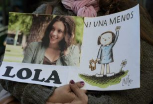 Lola Chomnalez ni una menos