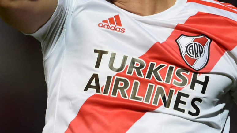 Camiseta River