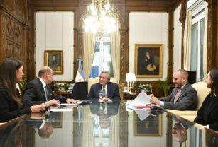Firma convenio con Santa Fe