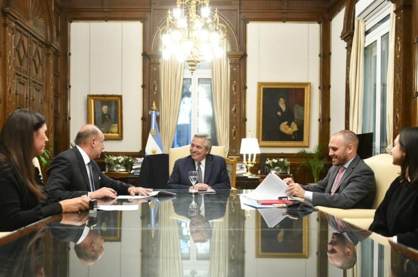 Firma convenio con Santa Fe