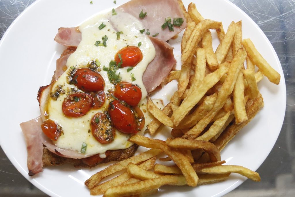 Milanesa con papas fritas