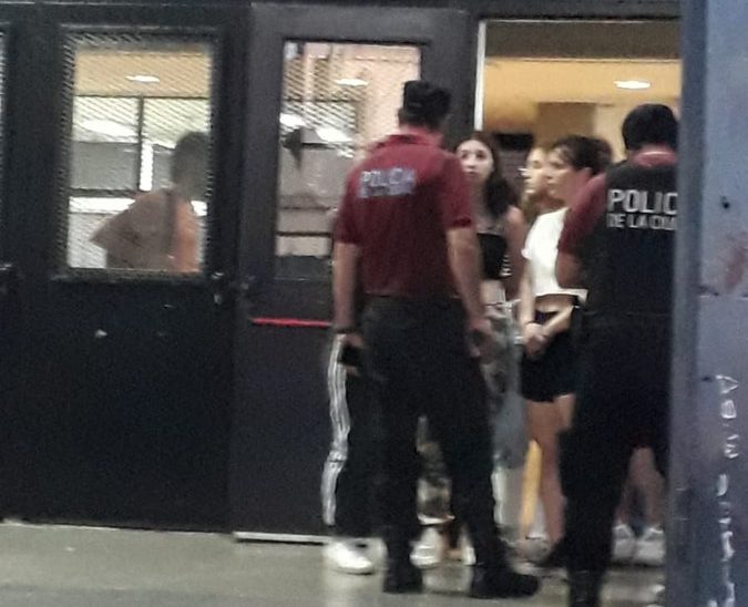 Policía