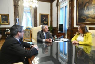 cecilia moreau con alberto fernández y germán martínez