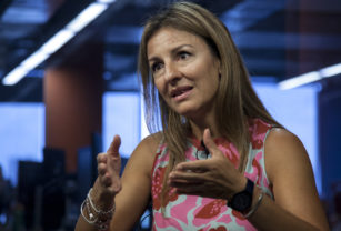 soledad acuña tomas de colegios