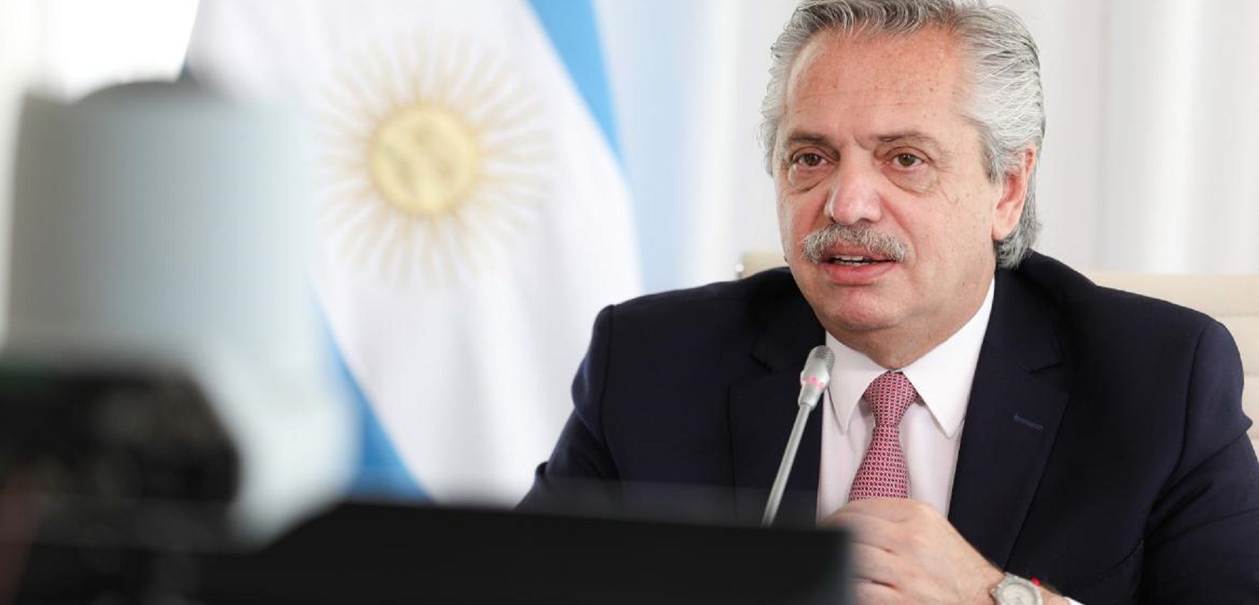 Alberto Fernández podría viajar a Qatar.