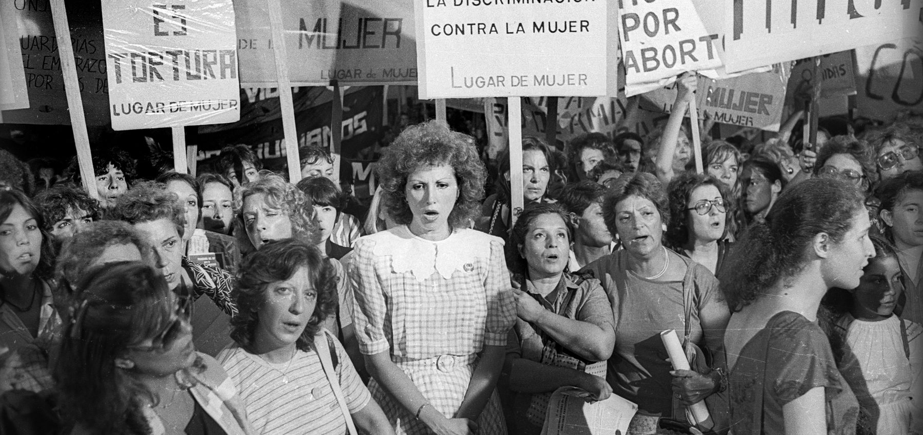 Lugar de Mujer - Democracia