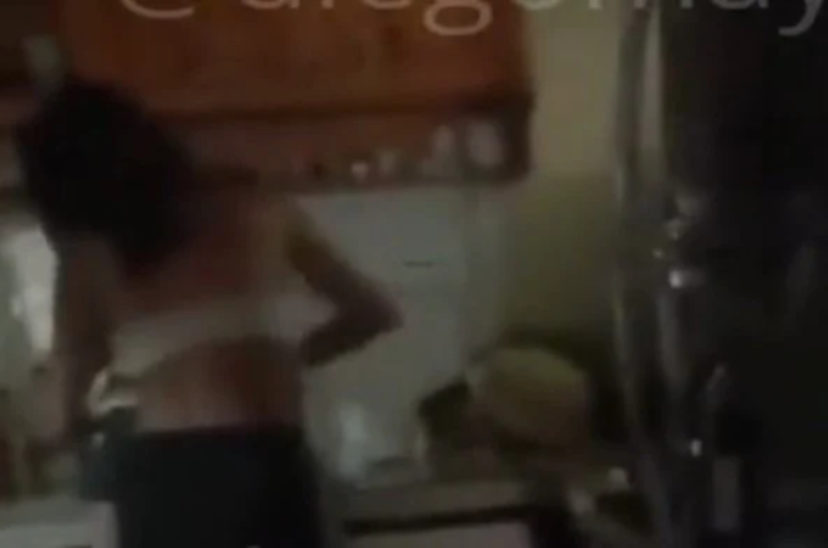 Bebé diente madre violenta
