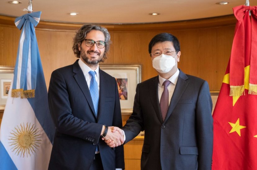 Cafiero y el embajador de China