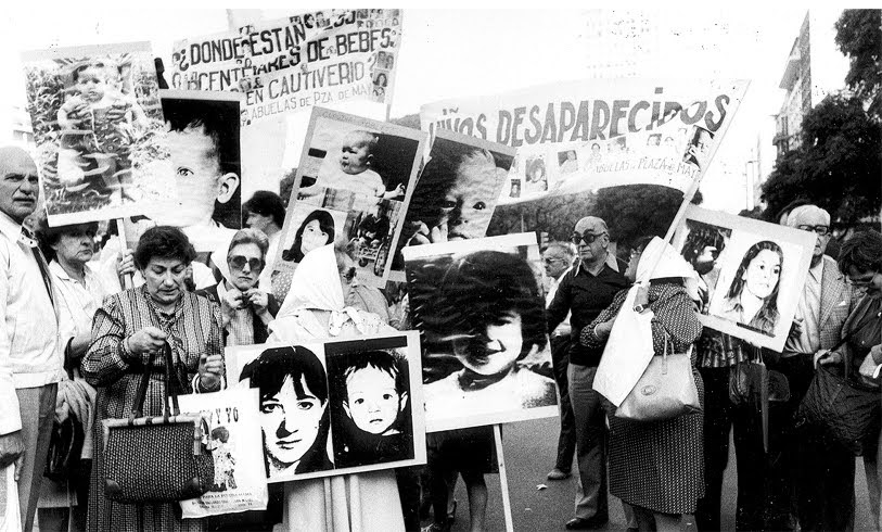 Abuelas de Plaza de Mayo