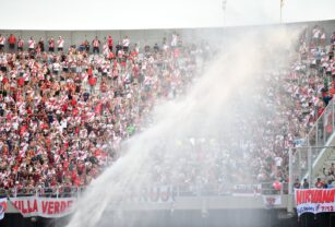 river racing botellas de agua