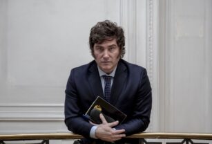 Milei dolarizar Argentina