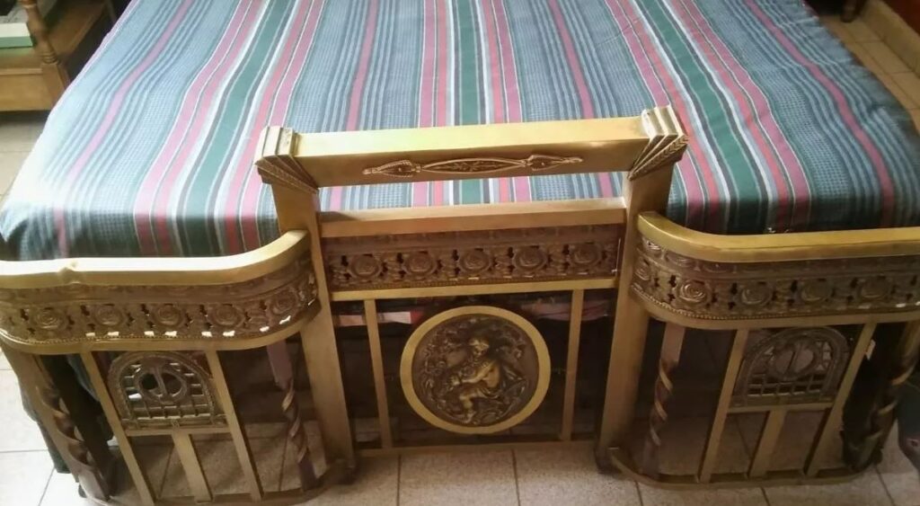 cama de bronce