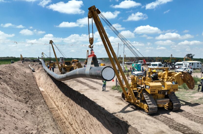 Instalación del Gasoducto Néstor Kirchner