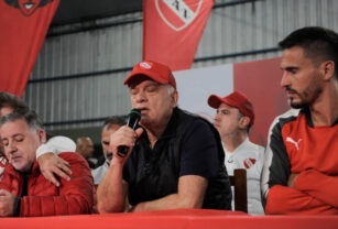 néstor grindetti y doman