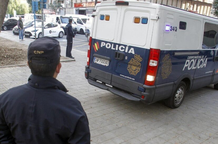 madre saltó de edificio con hija