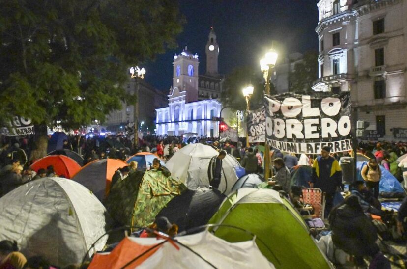Acampe en Plaza de Mayo