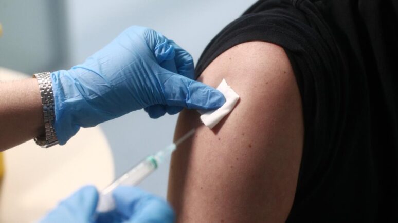 vacuna contra el dengue
