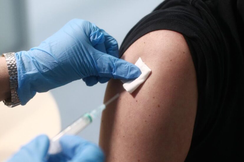 vacuna contra el dengue