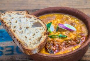 Locro en el Patio de los Lecheros