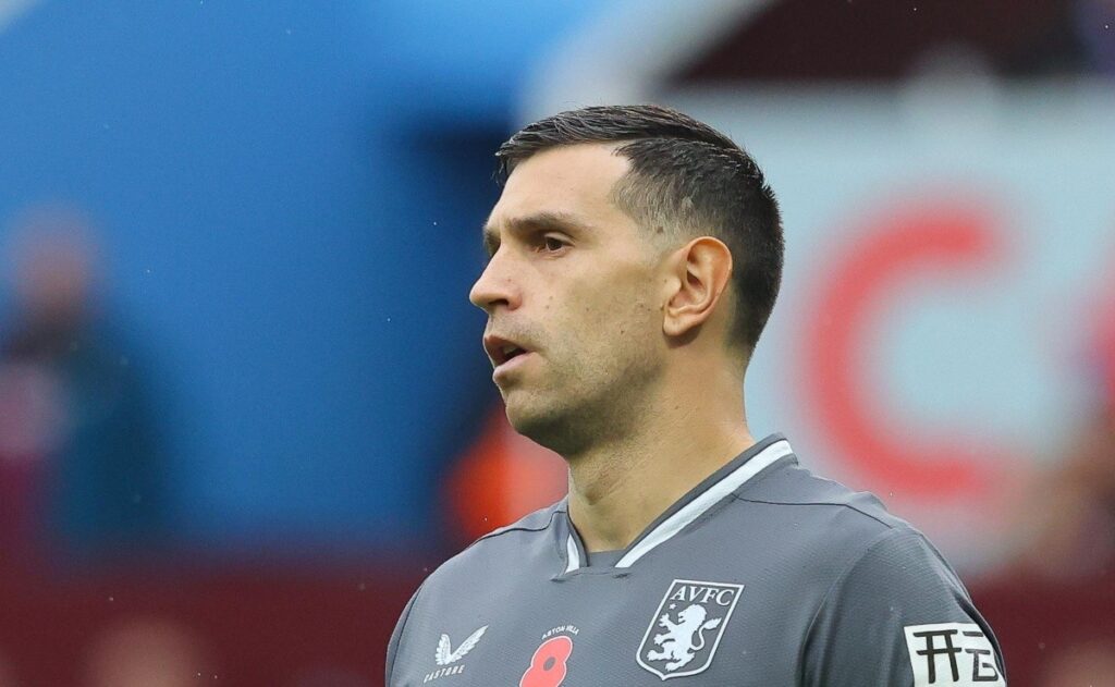 dibu martinez aston villa