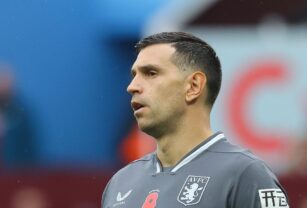dibu martinez aston villa