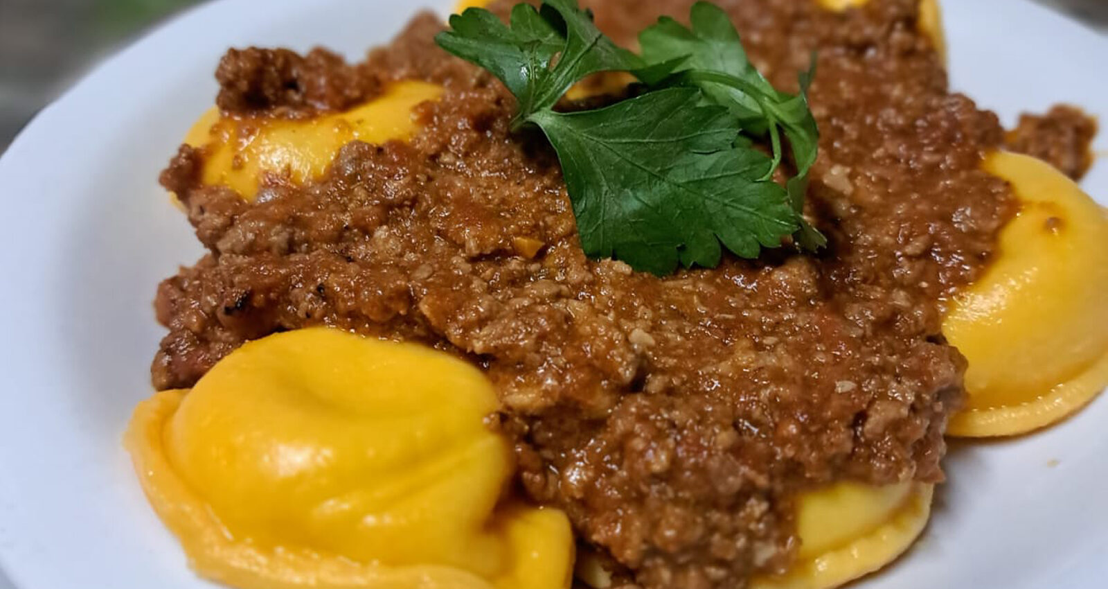 sorrentinos con bolognesa