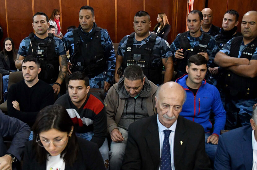 Policías juzgados por la Masacre de Monte