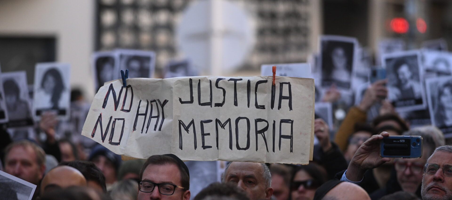Acto por el aniversario del atentado a la AMIA.
