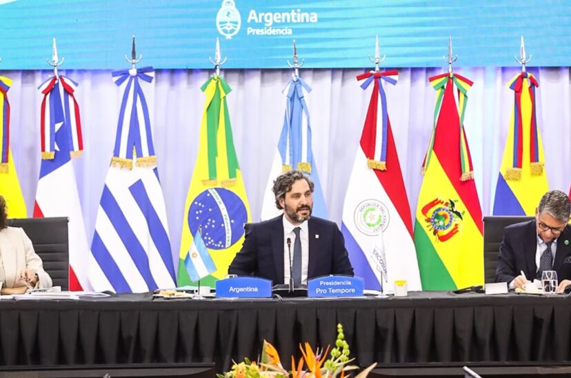 Cafiero en la reunión de representantes de países del Mercosur