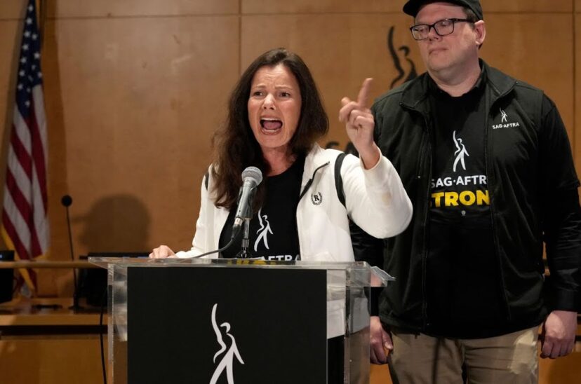 Fran Drescher en conferencia por el paro en Hollywood.
